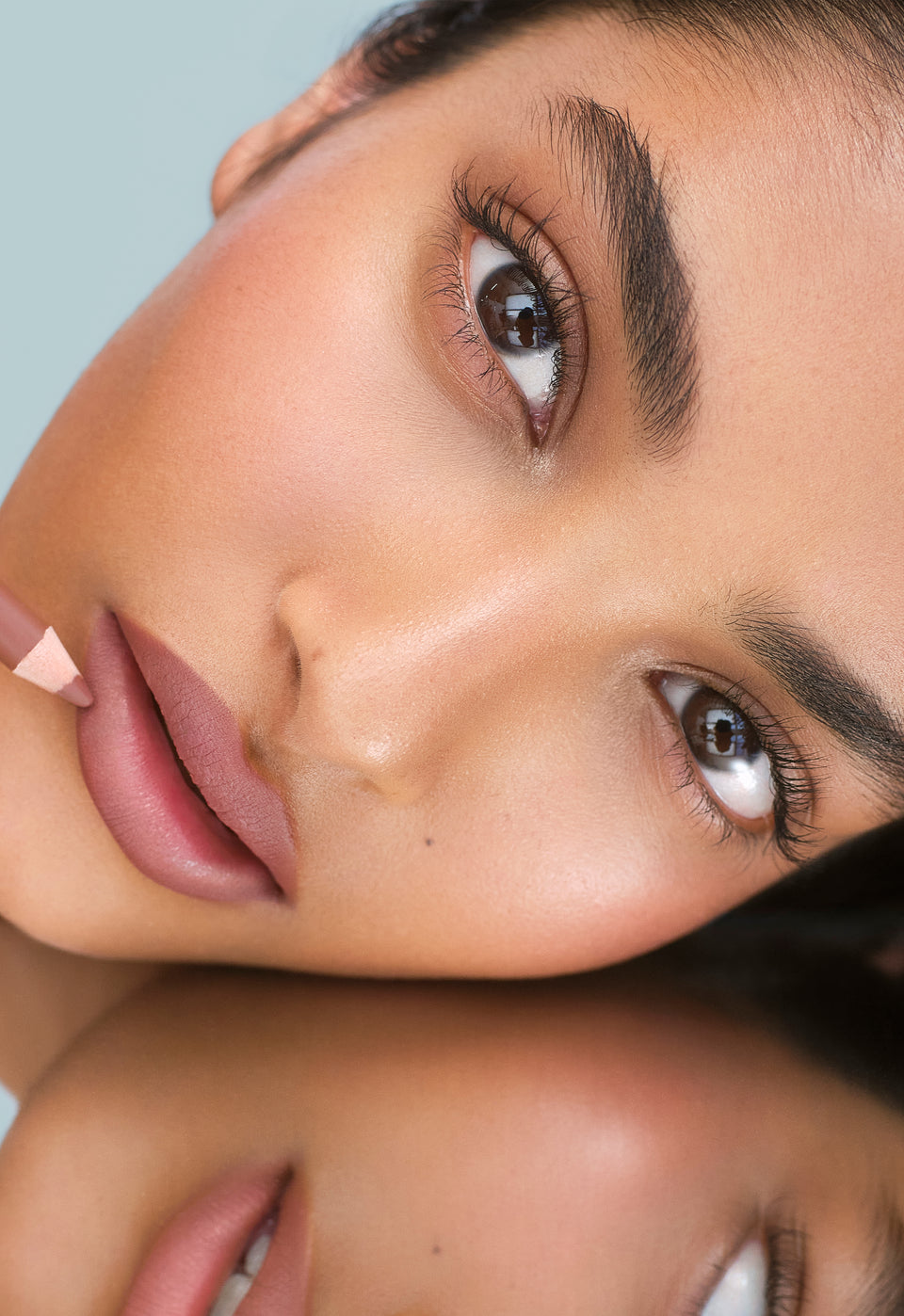 Lip Tracer in Nudie