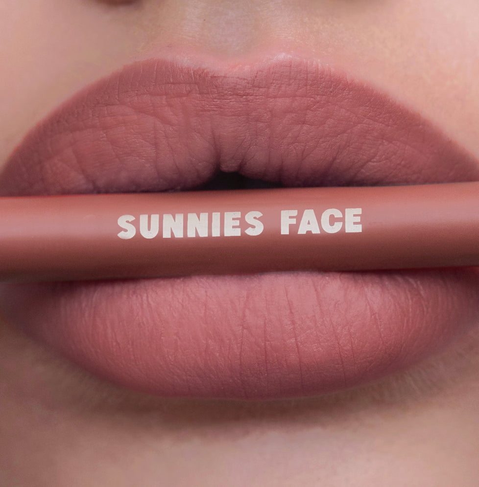 Lip Tracer in Nudie