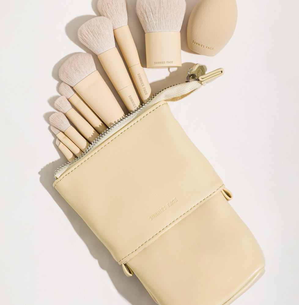 Extendable Brush Bag in Pastillas
