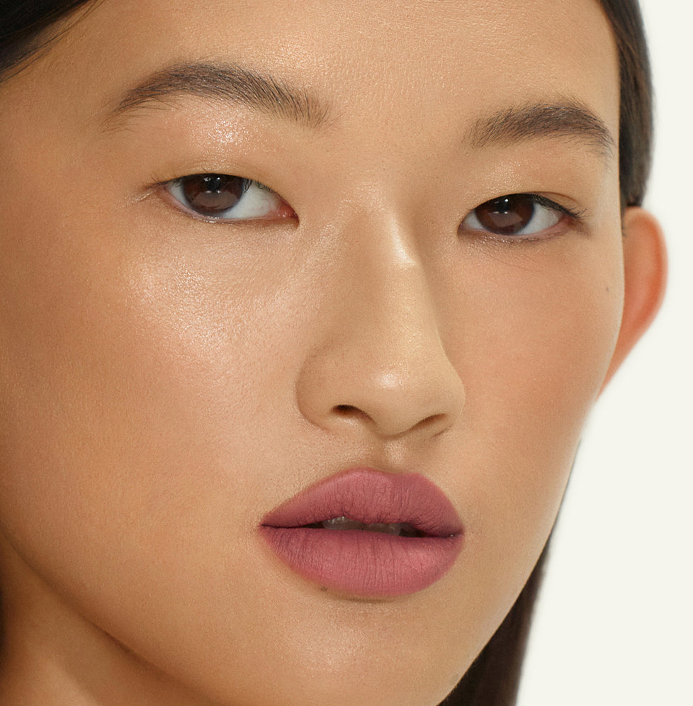 Sue wears Fluffmatte in Frolic