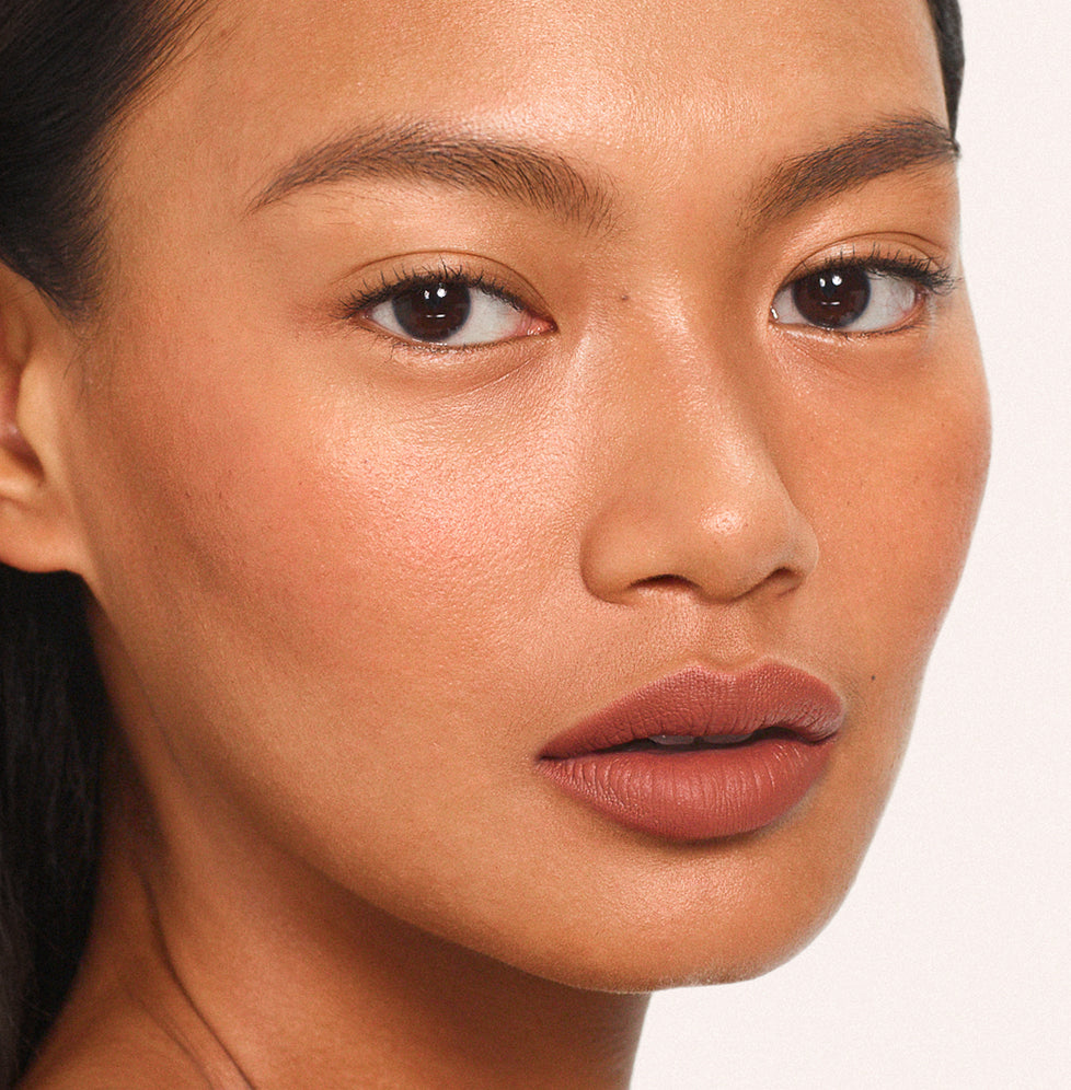 Cathrina wears Fluffmatte in On Repeat