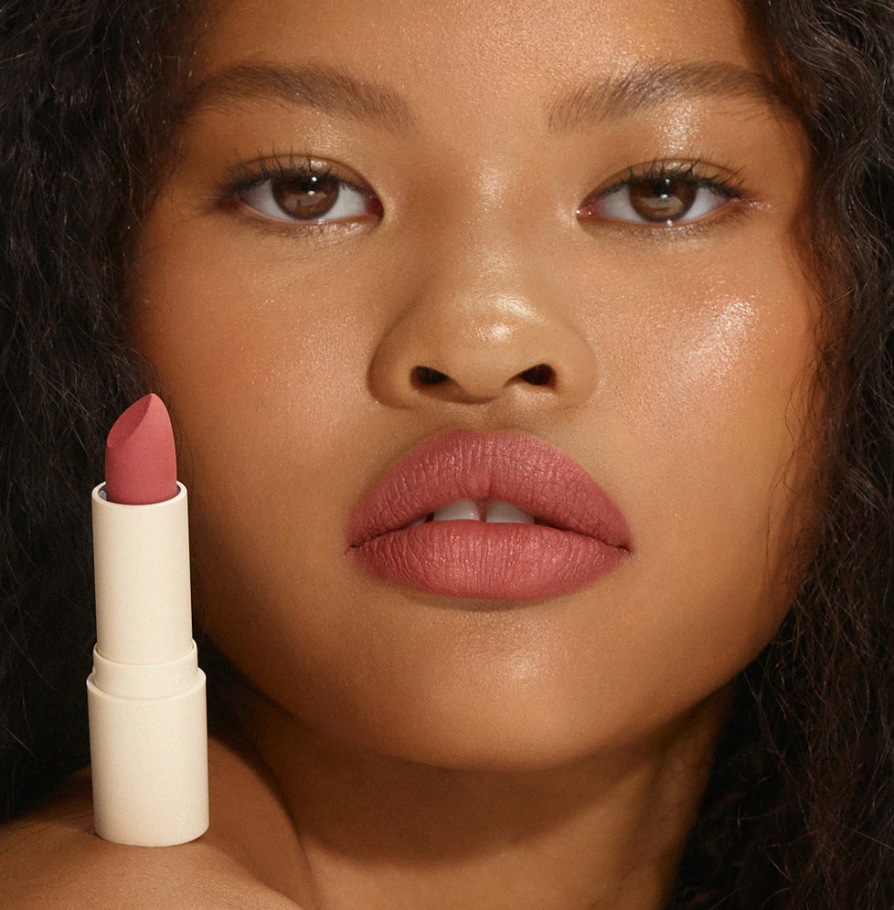 Bianca wears Fluffmatte in Soft Serve