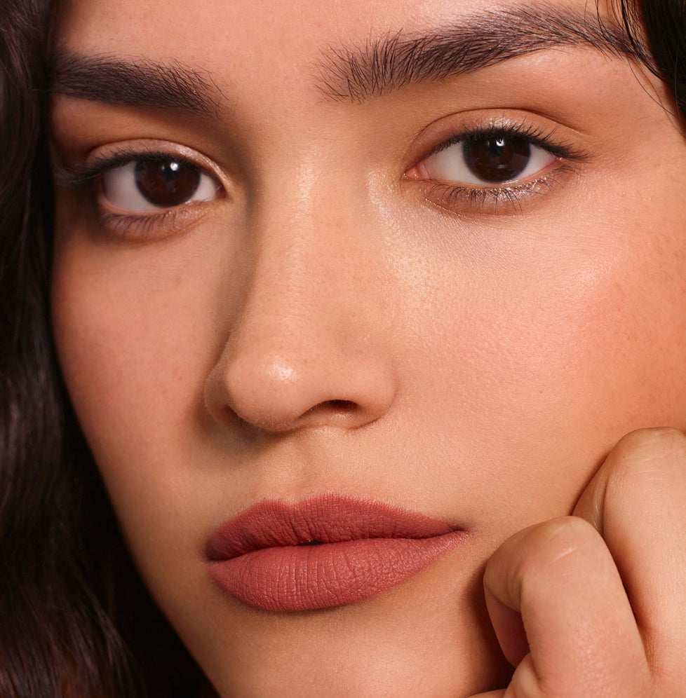 Karina wears Fluffmatte in Girl Crush