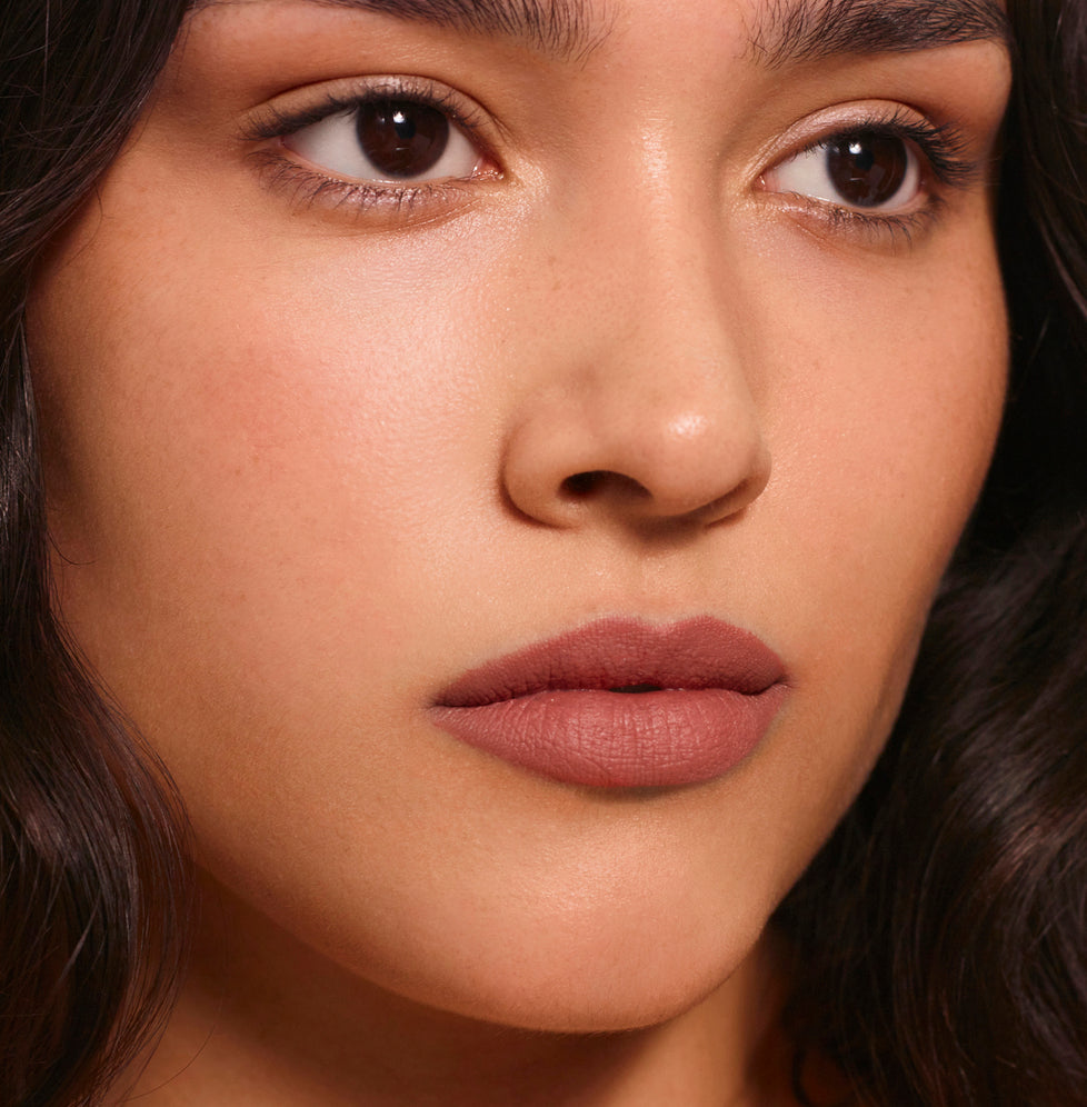 Karina wears Fluffmatte in On Repeat