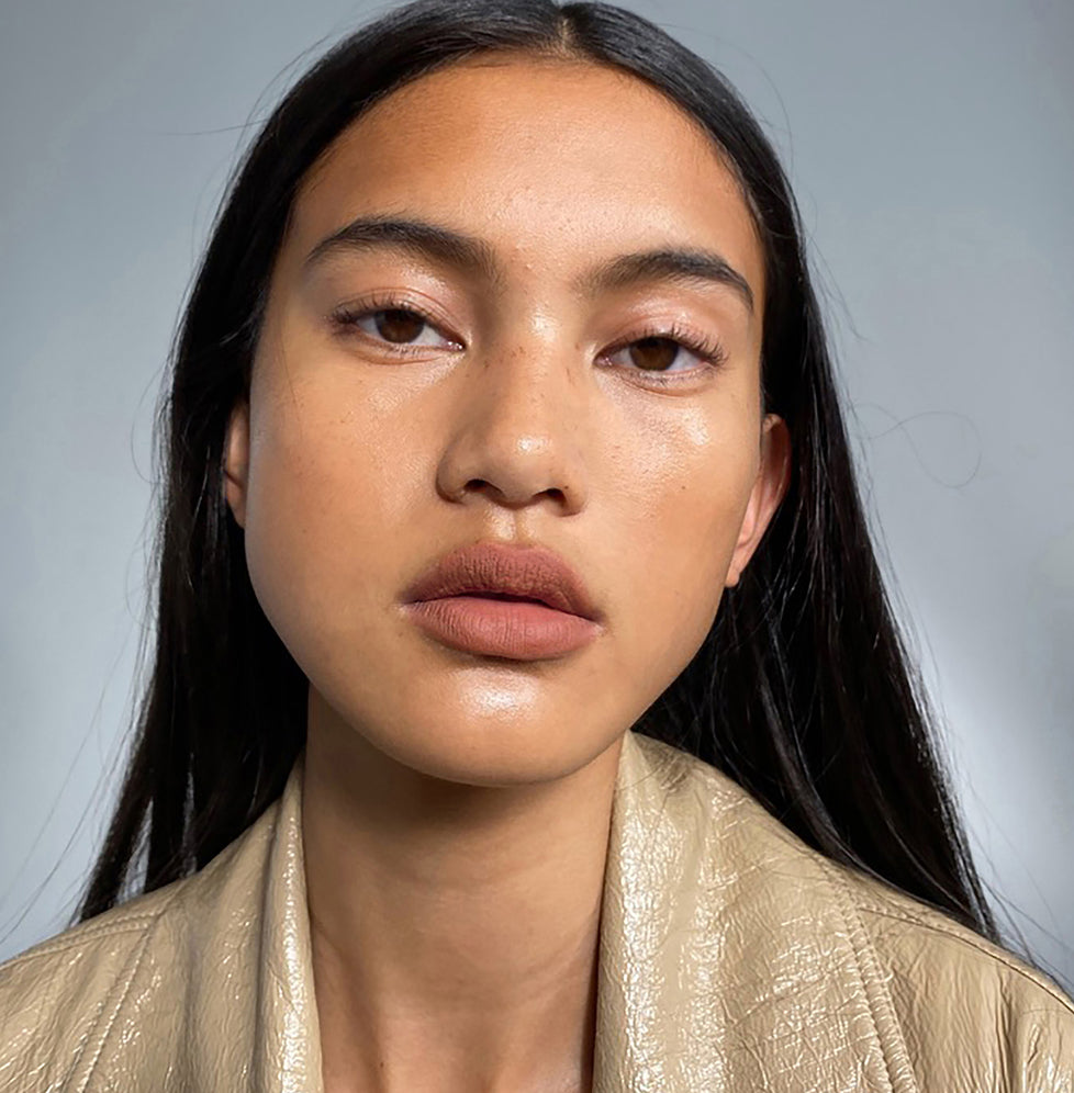 Amanda wears Fluffmatte in Nudist