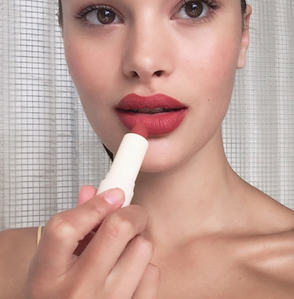 Madison wears Fluffmatte in Girl Crush