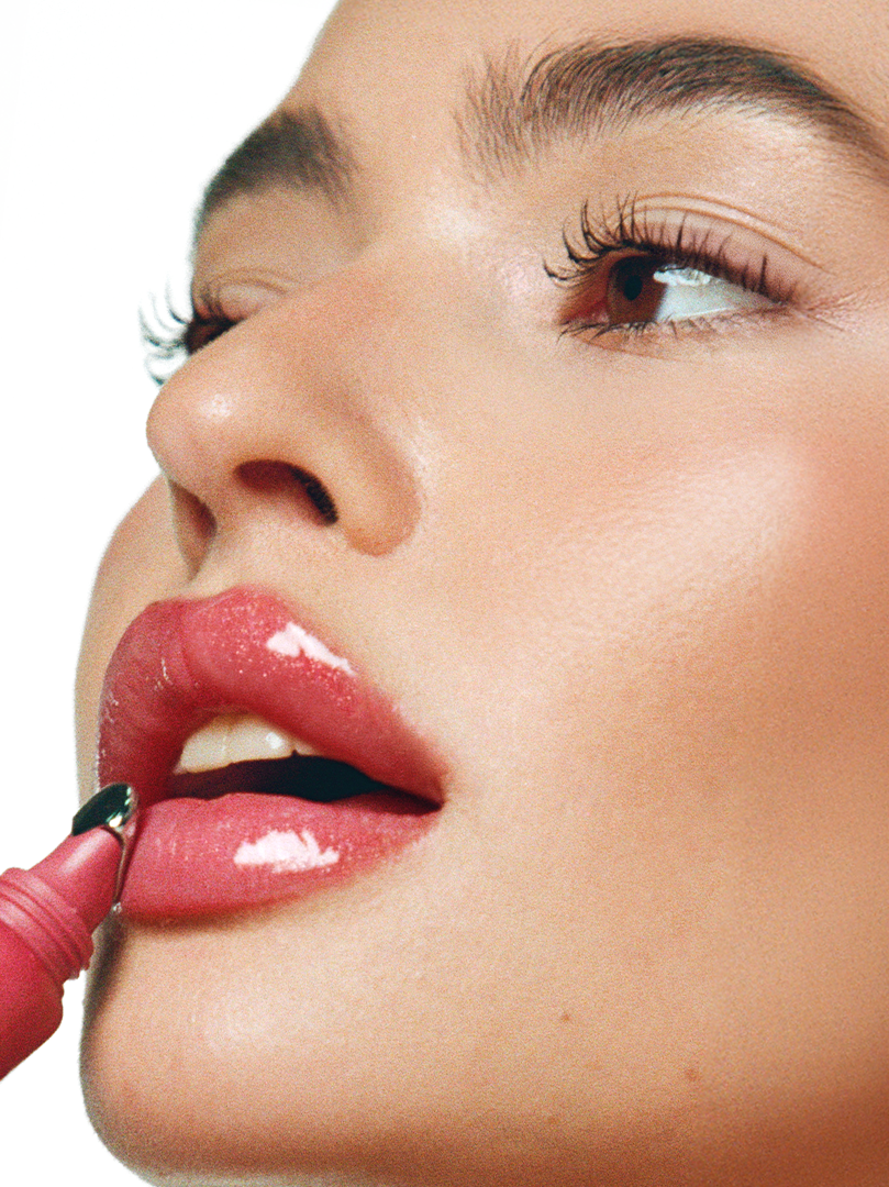 Rocio wears Lip Glaze in Lustre