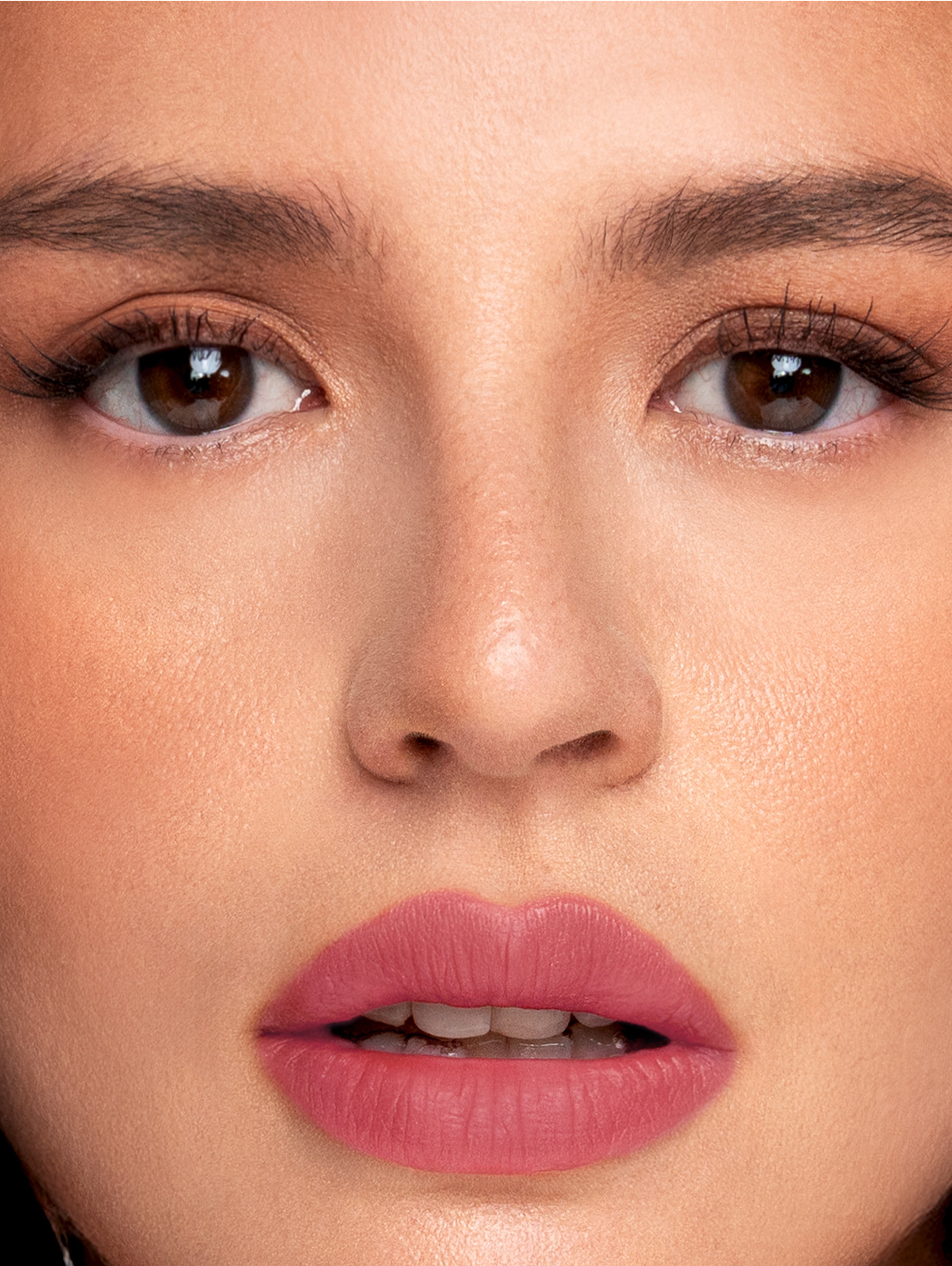 Georgina wears Fluffmatte in Bunny