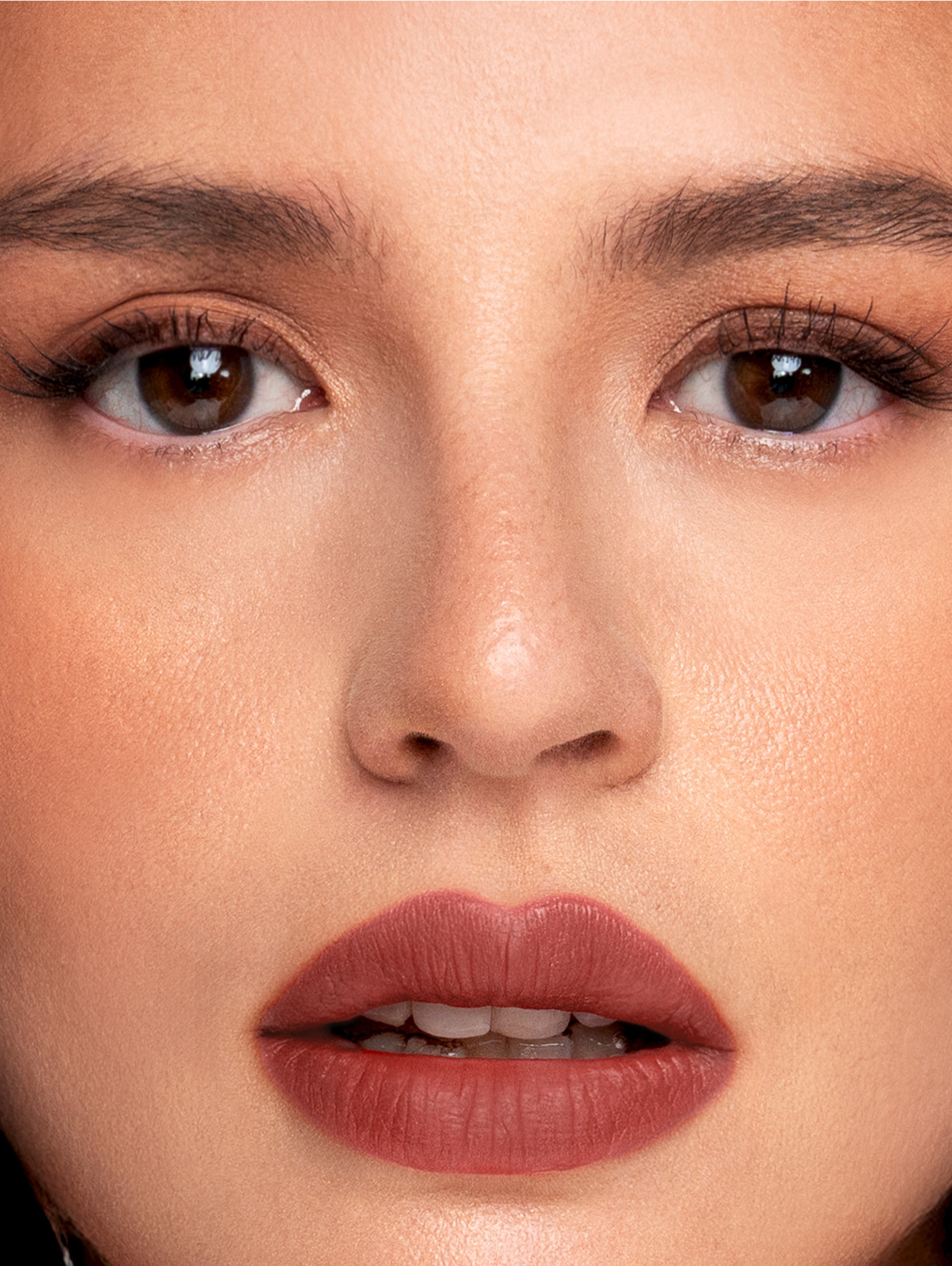 Georgina wears Fluffmatte in Mod