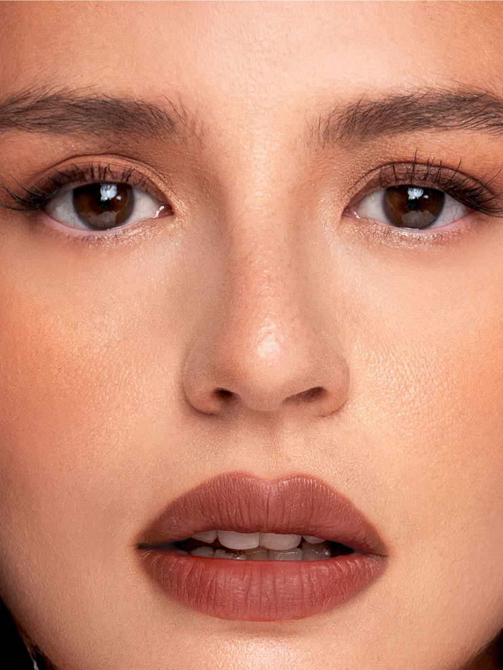 Georgina wears Fluffmatte in Nudist