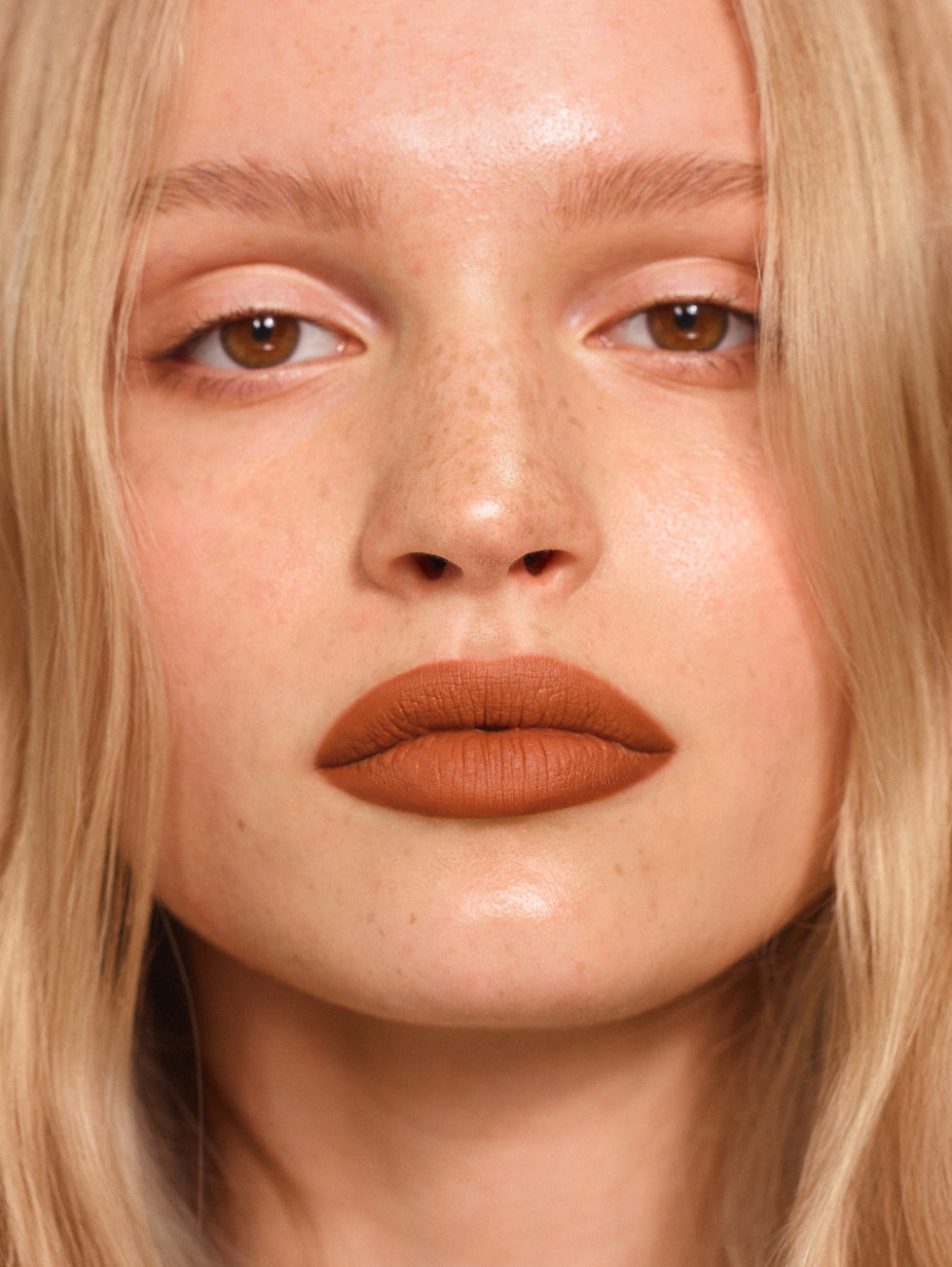 Daniela wears Fluffmatte in Casual