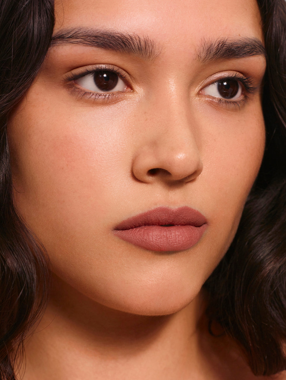 Karina wears Fluffmatte in On Repeat