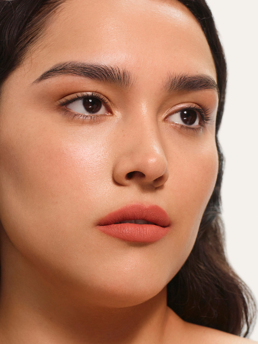 Karina wears Fluffmatte in Vacay