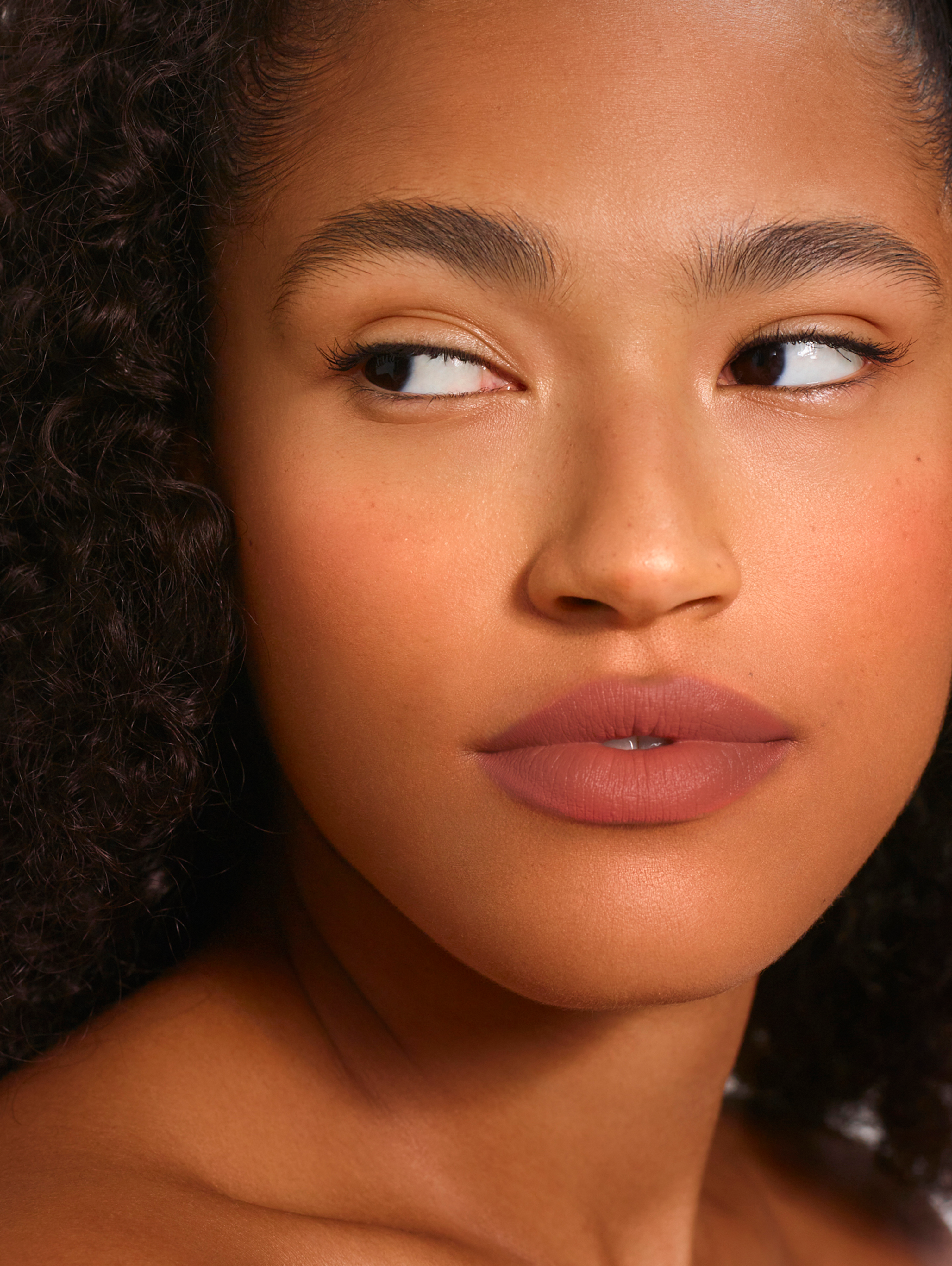 Zoe wears Fluffmatte in On Repeat