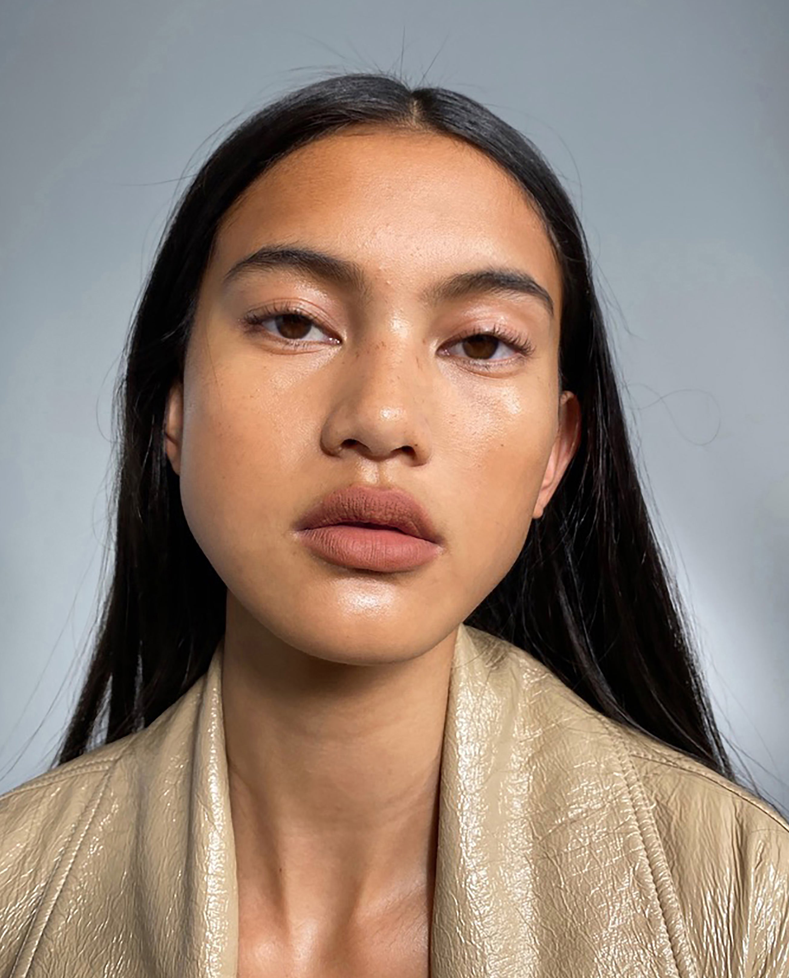 Amanda wears Fluffmatte in Nudist