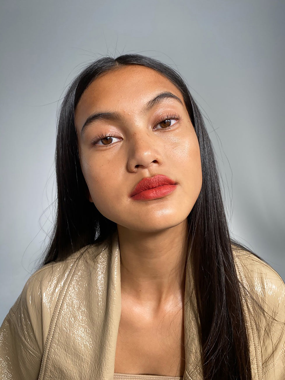 Amanda wears Fluffmatte in Hot Sauce