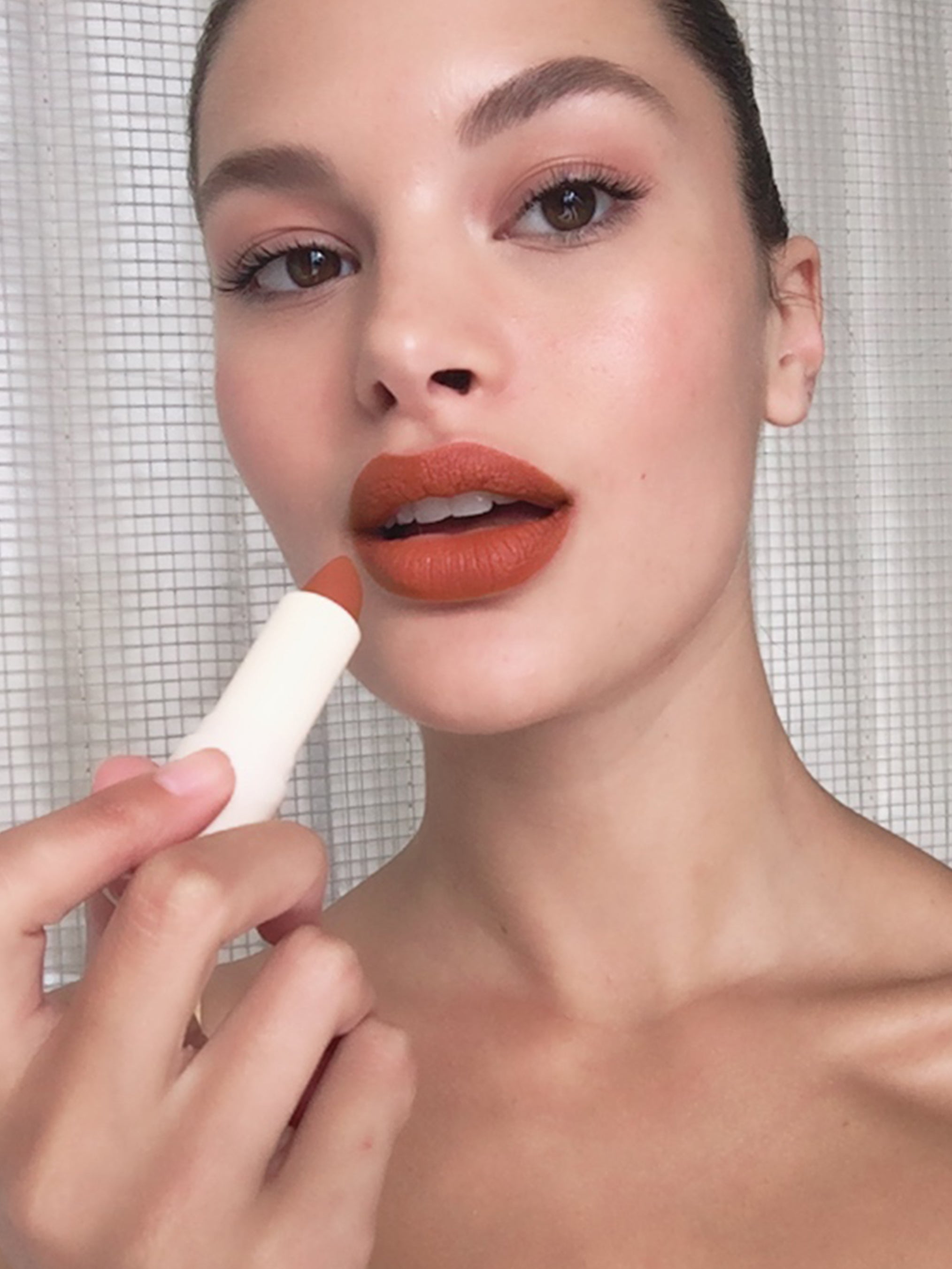 Madison wears Fluffmatte in Baked